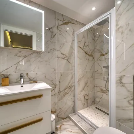 Ref 1408 - Back Croisette - Sea View For Rent *